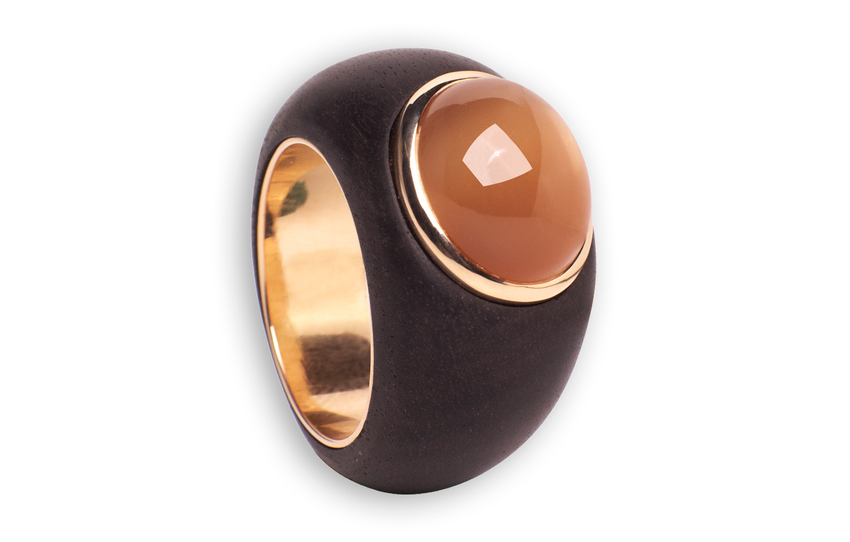 Exklusive Ringe aus außergewöhnlichen Materialien in Hamburg und Sylt kaufen bei Juwelier Wilm, Goldschmiede seit 1767