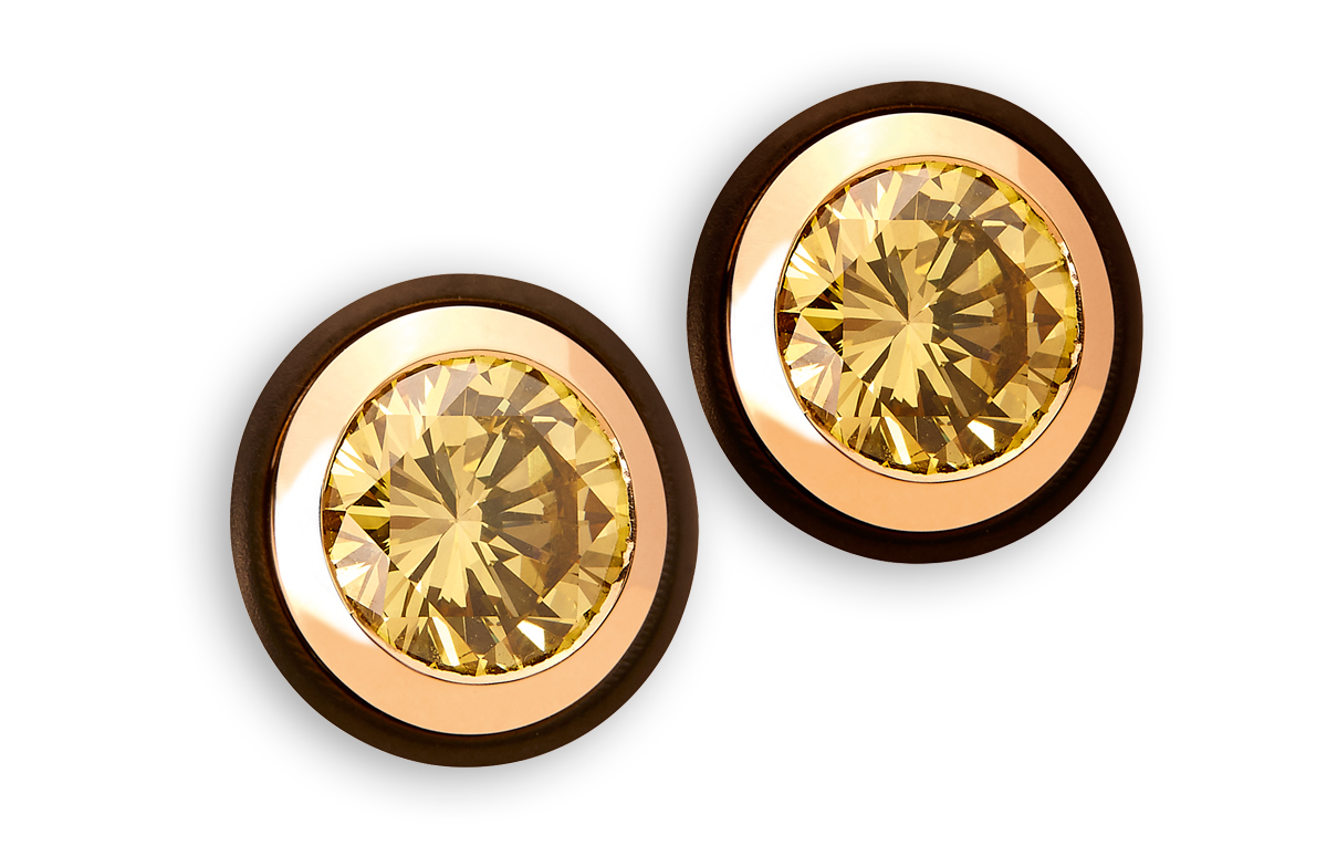 Hochwertige Diamant-Ohrringe kombiniert mit geschwärztem Edelstahl. Erhältlich in der Hamburger Traditionsgoldschmiede Juwelier Wilm