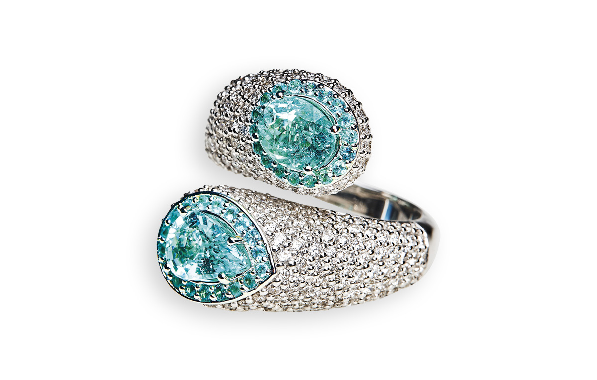 Besonders selten ist der Paraiba-Ring mit Diamanten von Juwelier Wilm, Ballindamm 26 Hamburg