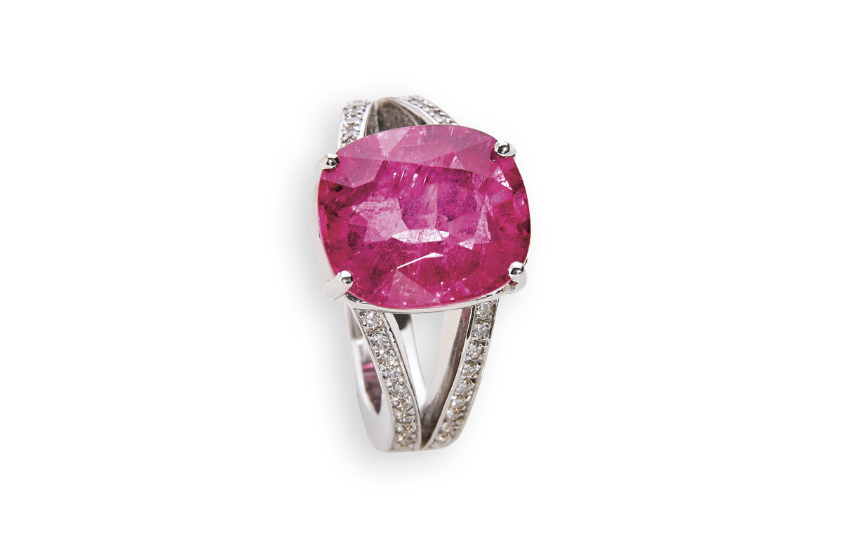 Weißgold Ring mit Diamanten und pinkfarbenem Turmalin in Hamburg kaufen, bei Juwelier Wilm, Ballindamm