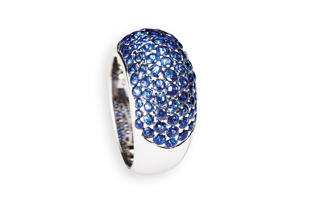 Weißgold-Ring mit blauen Saphiren in Hamburg kaufen, bei Juwelier Wilm, Ballindamm