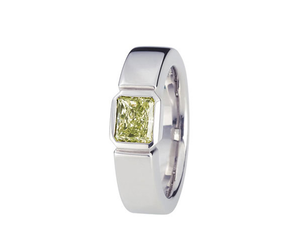 Diamantring fancy yellowish green Diamant in Hamburg kaufen, bei Juwelier Wilm, Ballindamm 26