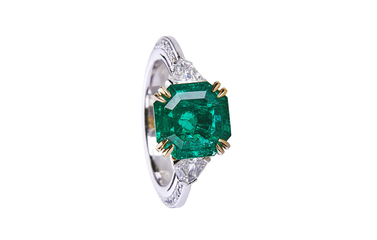 Juwelier Wilm, Hamburg exklusiver Smaragd Ring in Hamburg am Ballindamm kaufen