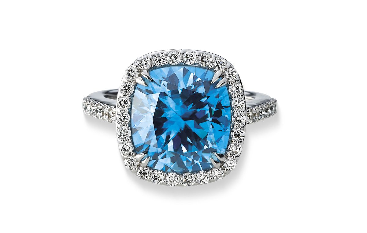 Weißgold-Ring mit blauem Zirkon in Hamburg kaufen bei Juwelier Wilm, Ballindamm 26