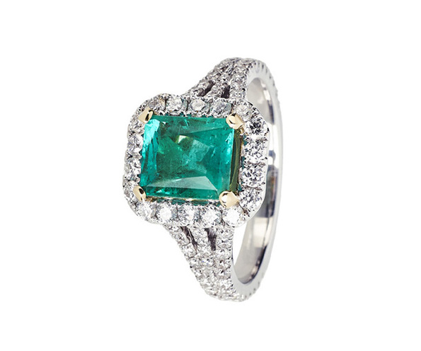 Smaragdringe mit Diamanten in Hamburg kaufen, bei Juwelier Wilm, Ballindamm 26