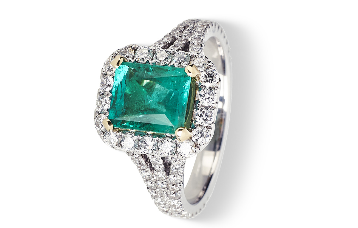 Juwelier Wilm, Hamburg Smaragdring mit Diamanten in Hamburg am Ballindamm kaufen