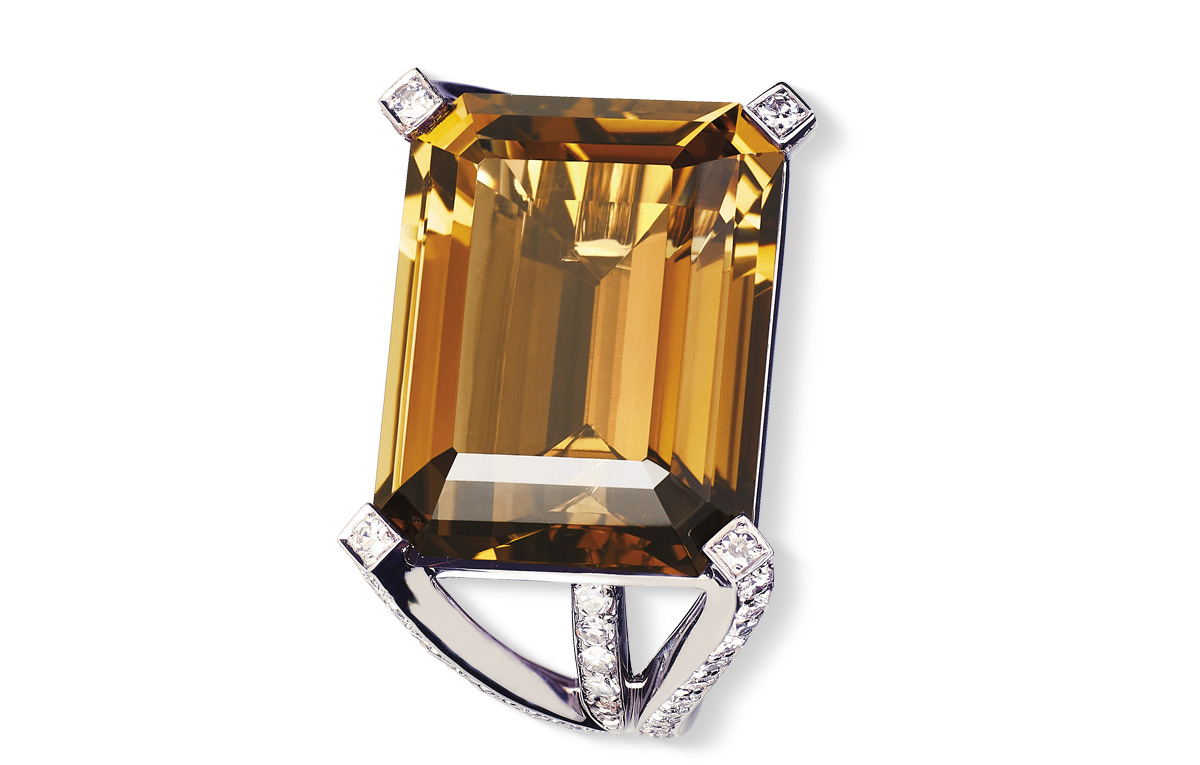 Juwelier Wilm, Hamburg Weißgold-Ring mit Rauchquarz und Diamanten in Hamburg am Ballindamm kaufen