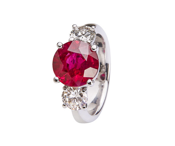 Diamant-Ring mit Burma Rubin in Hamburg kaufen, bei Juwelier Wilm, Ballindamm 26