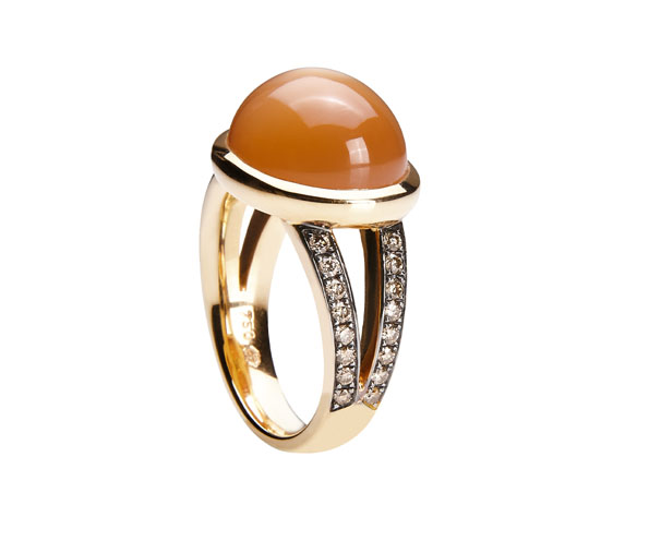 Mondstein-Ring in Hamburg kaufen, bei Juwelier Wilm, Ballindamm 26