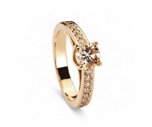 Roségold Ring mit Diamanten